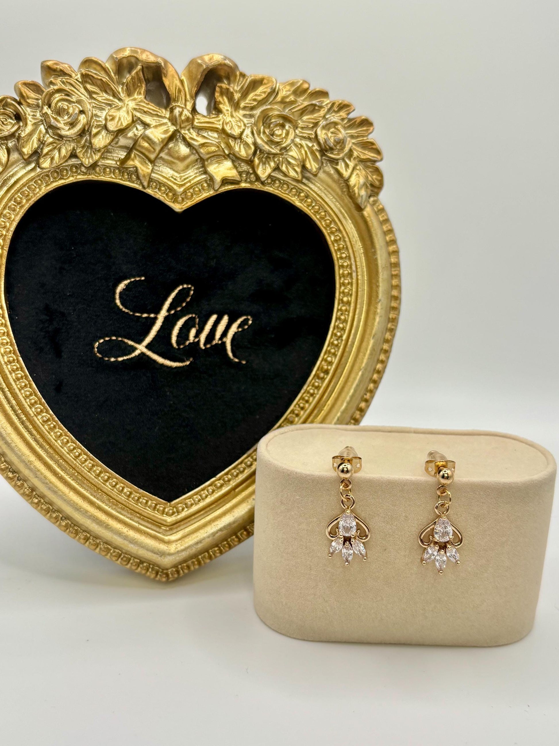 Small Dainty Gold Feather Leaf Teardrop Marquise Cut Cubic Zirconia Charm Stud Earrings